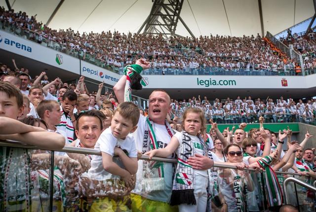 Will the Legia Warsaw fans be celebrating after their match with Sporting Lisbon?